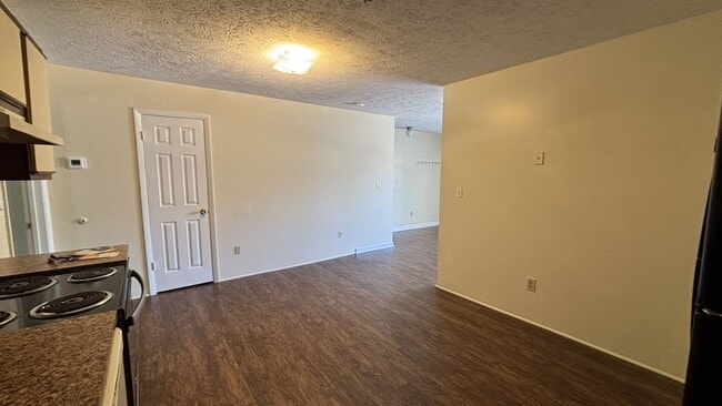 Building Photo - 133 Clover Valley Cir