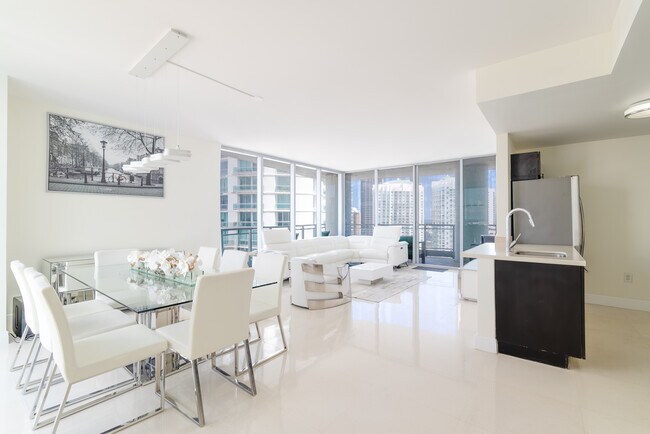 Building Photo - 90 SW 3rd St