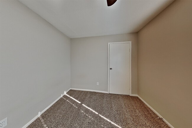 Building Photo - 15803 Maple Manor Dr