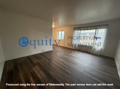 Building Photo - 545 Stringham Ave