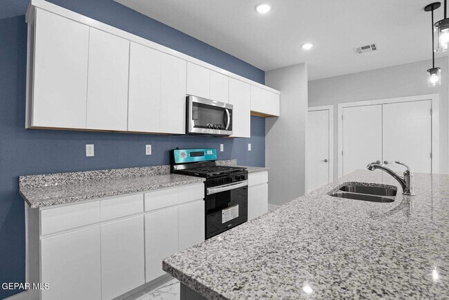 Building Photo - 11492 Summer Dr