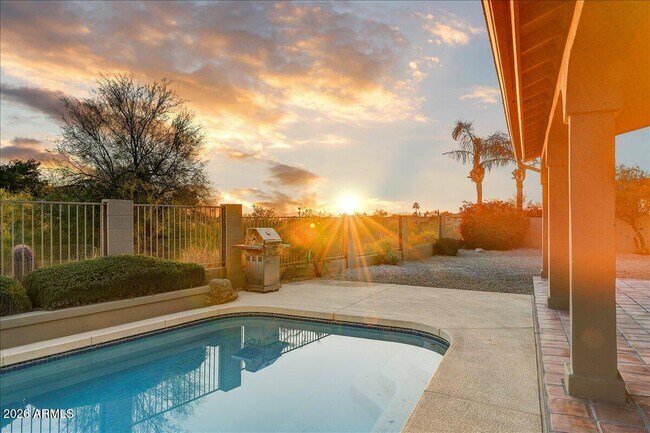 Building Photo - 13045 E Shangri La Rd