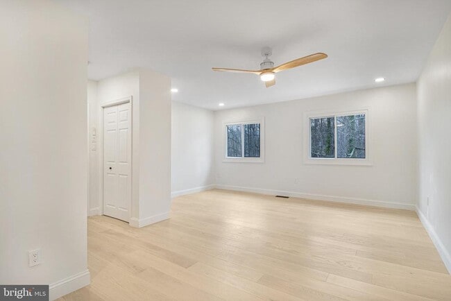 Building Photo - 8009 Poplar Hill Dr
