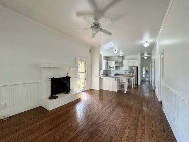 Building Photo - Stunning St. Helena Victorian Farmhouse on...