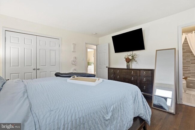 Building Photo - 6906 Berkshire Dr