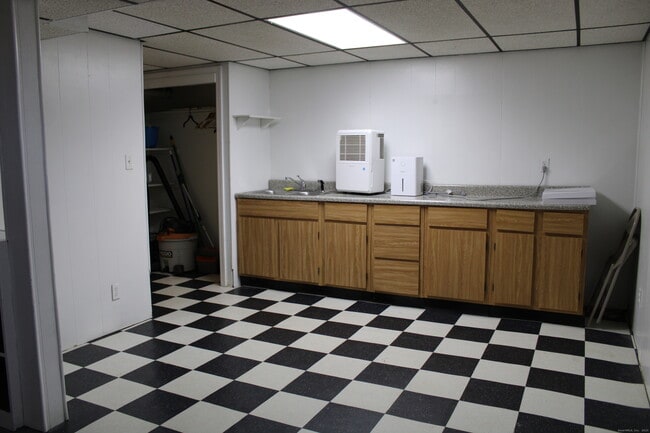 Building Photo - 20 Westchester Dr