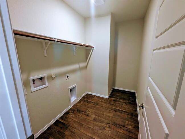 Building Photo - 301 Chesterfield Dr