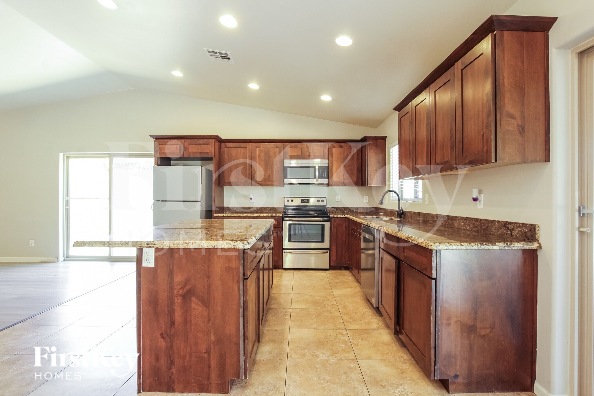 Building Photo - 2722 E Cactus Rd