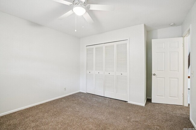 Building Photo - 6106 Vance Jackson Rd