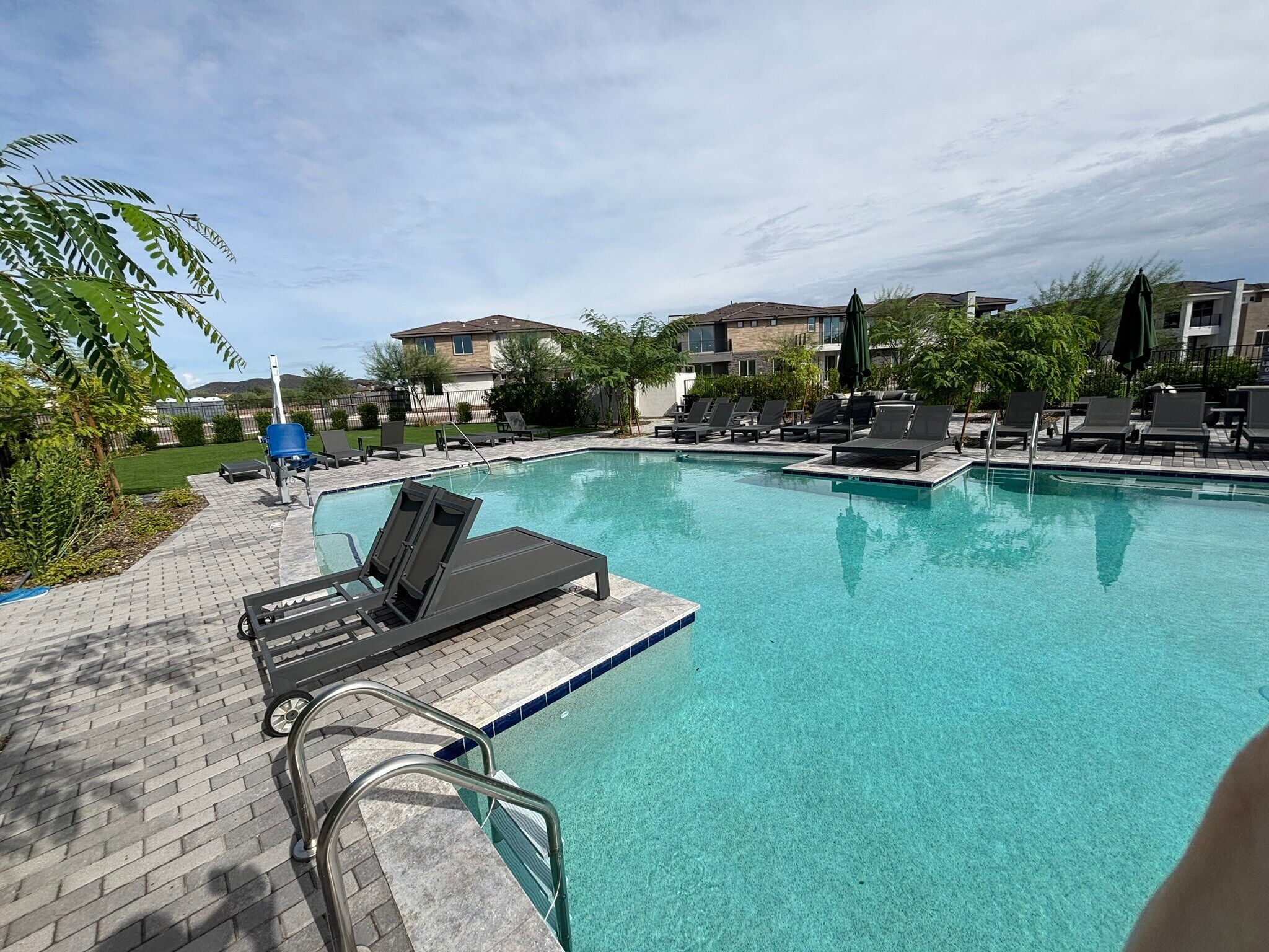 Building Photo - 2121 W Sonoran Desert Dr