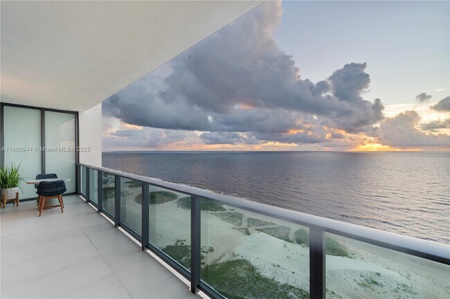 Building Photo - 900 N Ocean Blvd