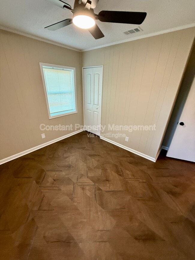 Building Photo - 2516 Medford Pl