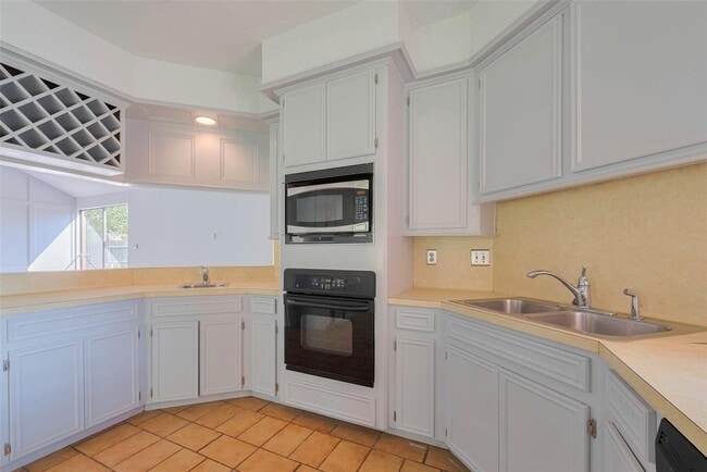Building Photo - 12922 Ashford Chase Dr