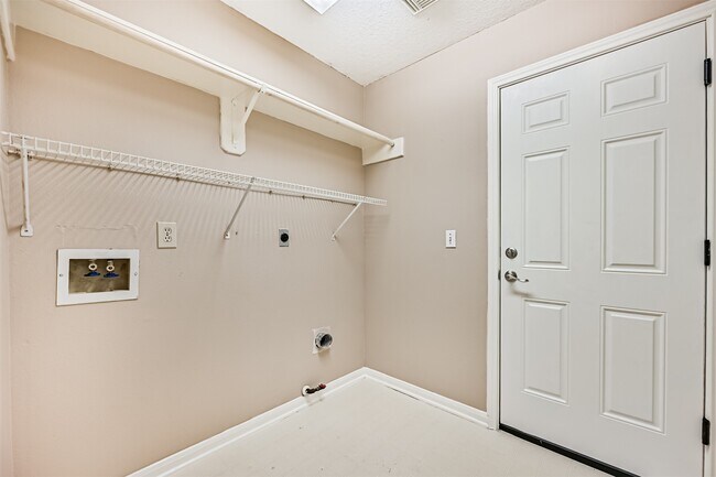 Building Photo - 4014 Ivywood Dr