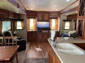 Building Photo - 7560 Chelsea Rd