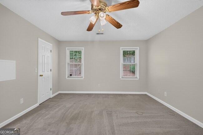 Building Photo - 129 Springbrook Dr