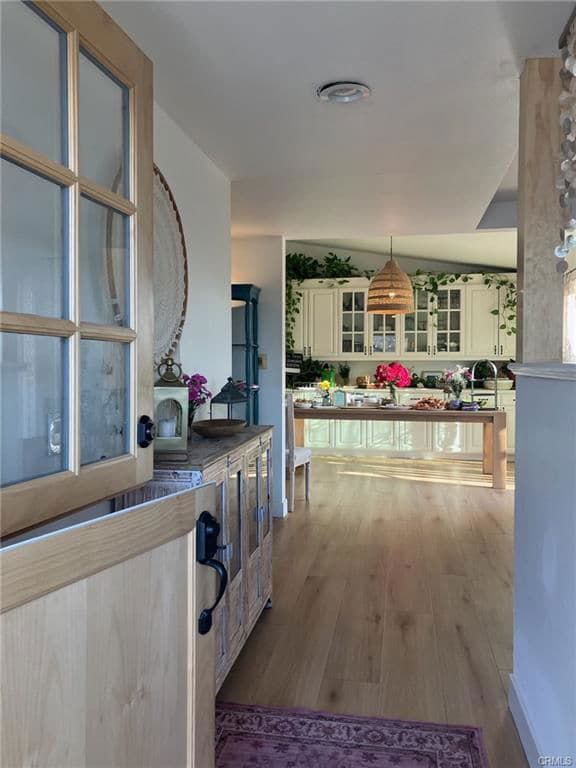 Building Photo - 851 St Clair St