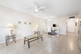 Building Photo - 10625 SW 112th Ave