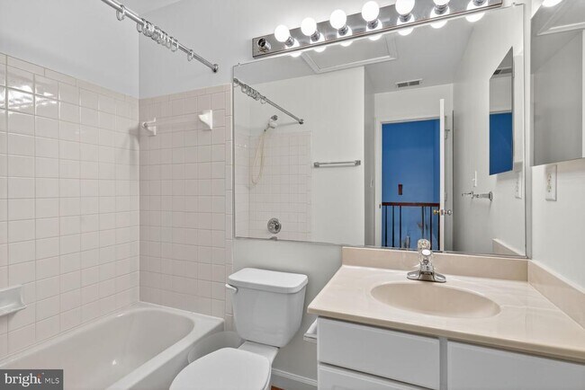 Building Photo - 5223 Ballycastle Cir
