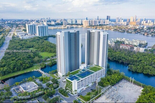 Building Photo - 16385 Biscayne Blvd