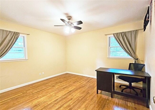 Building Photo - 194 Kenneth Dr