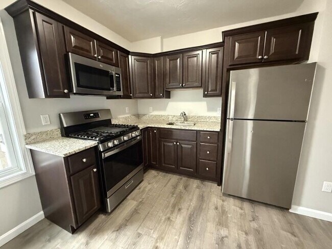 Building Photo - 297-301 Flint St