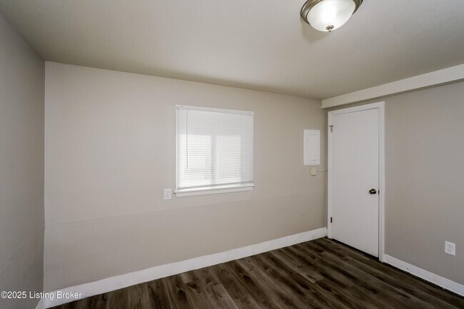 Building Photo - 3702 Iron Horse Way