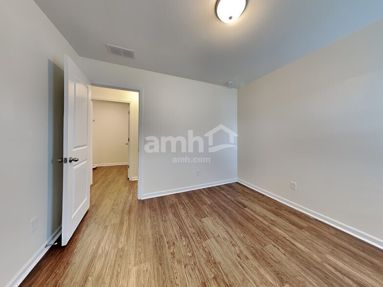 Building Photo - 126 Orion Way