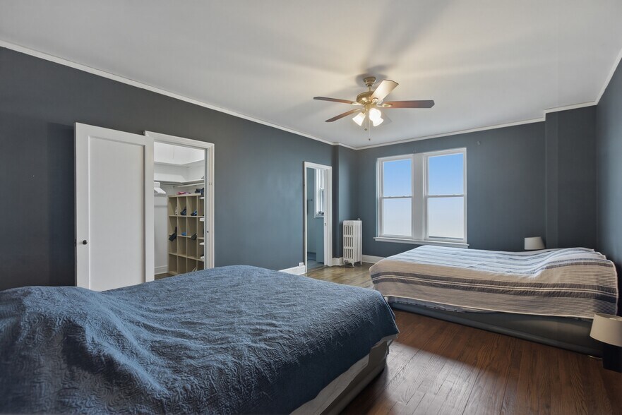 Building Photo - 4940 S East End Ave