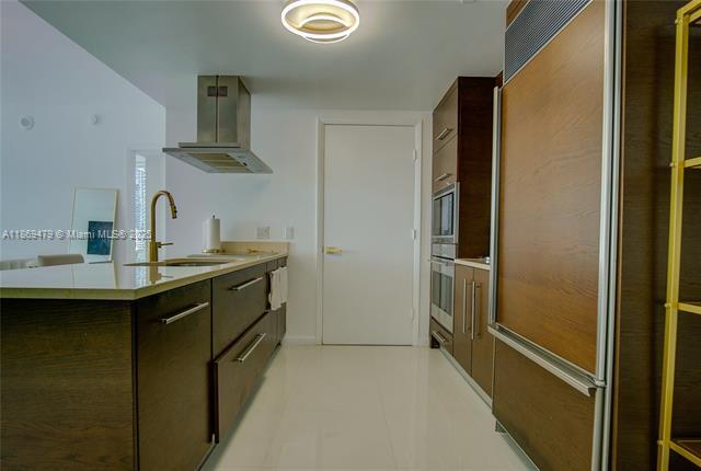 Building Photo - 495 Brickell Ave