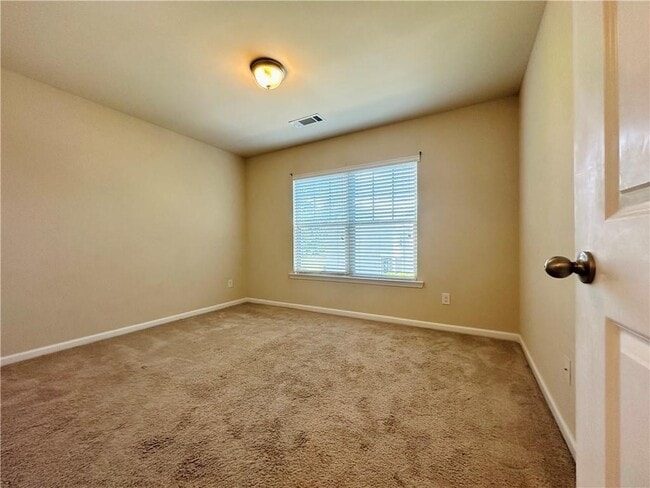 Building Photo - 244 Highland Pointe Cir E