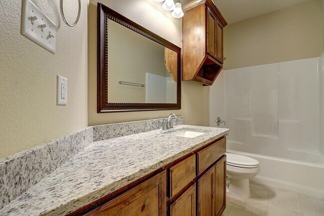 Building Photo - 2202 Crystal Bay Dr.
