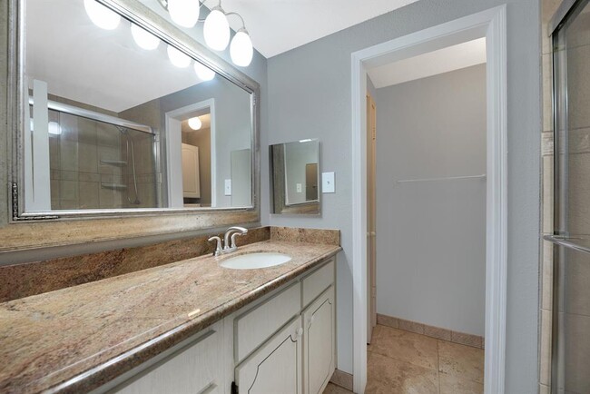 Building Photo - 5711 Sugar Hill Dr