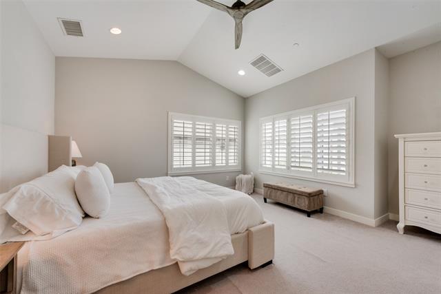 Building Photo - 2107 Bennett Ave