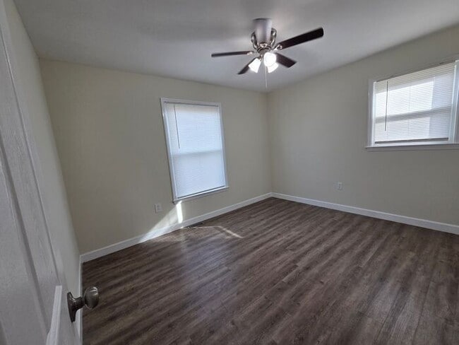 Building Photo - Beautiful Brick - Ranch Style Home!