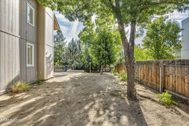 Building Photo - 6490 Brookview Cir