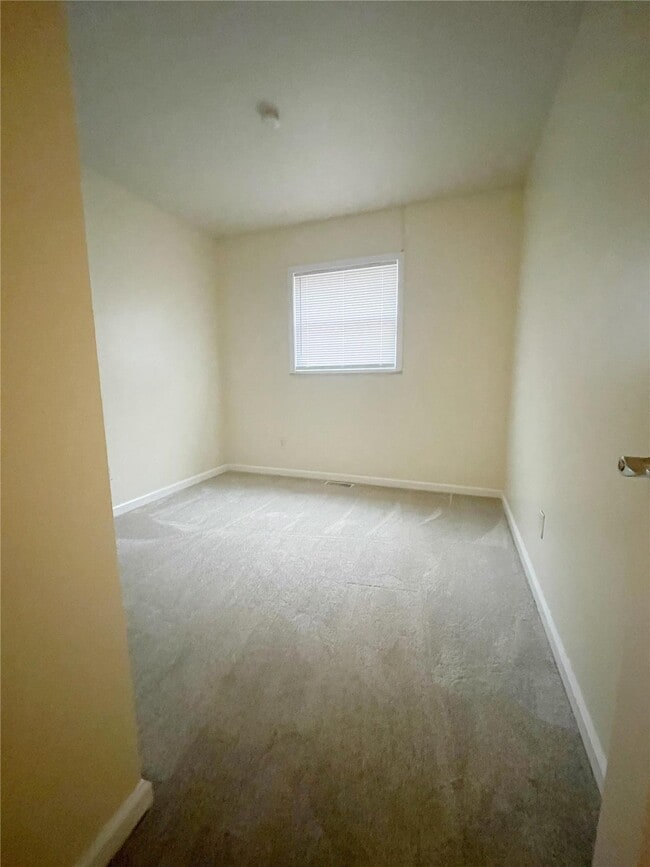 Building Photo - 712 Juniper Dr