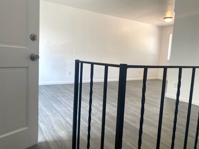 Building Photo - 9120-9122 Osceola St