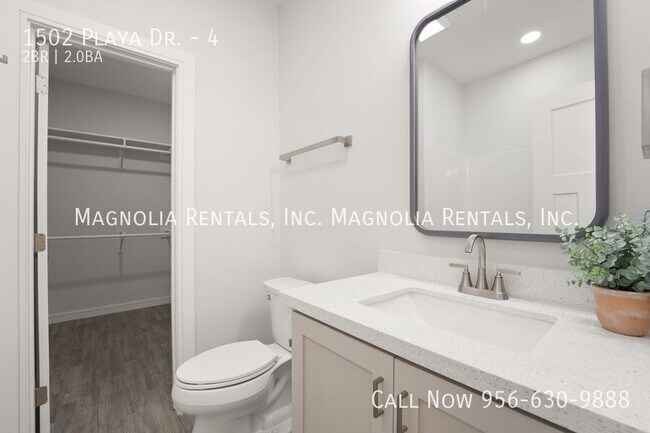 Building Photo - 1502 Playa Dr