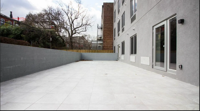 Building Photo - 804 Jefferson Ave