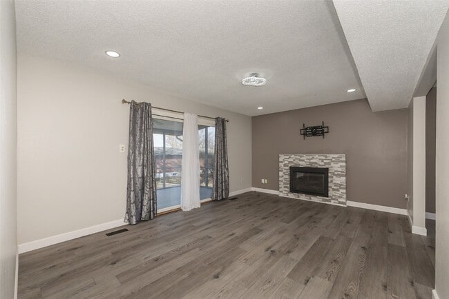 Building Photo - 2285 Hill House Rd