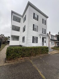 Building Photo - 198 Alsace St