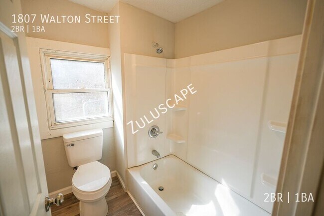Building Photo - 1807 Walton St