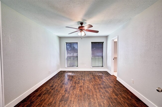 Building Photo - 5103 Temple Bell Dr