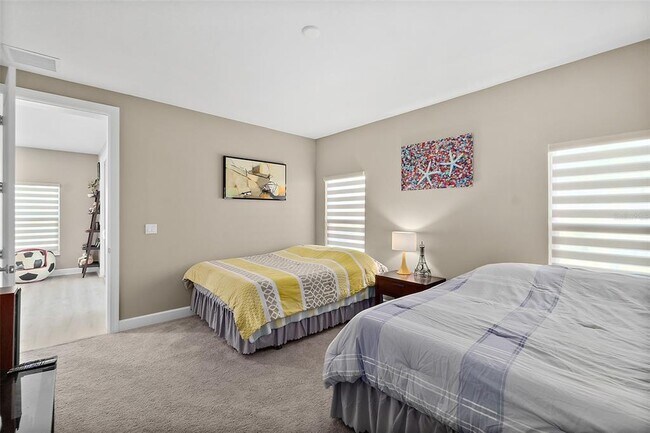 Building Photo - 54 N Riverwalk Dr