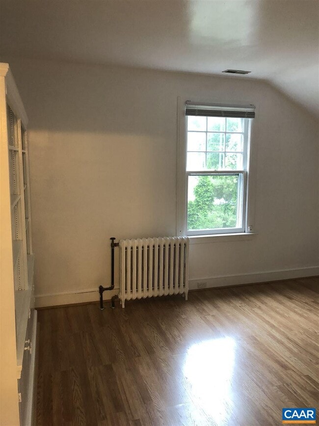 Building Photo - 1933 Lewis Mountain Rd