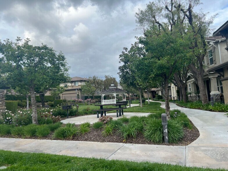 Building Photo - 24098 Stone Creek Dr