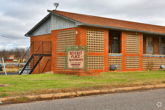 Building Photo - Station 16