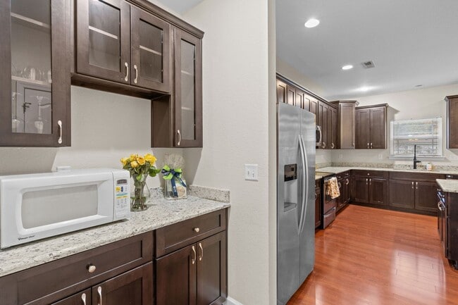 Building Photo - Dream Home Alert in Hampton!