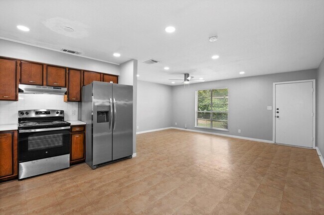 Building Photo - 2712 St Edwards Cir